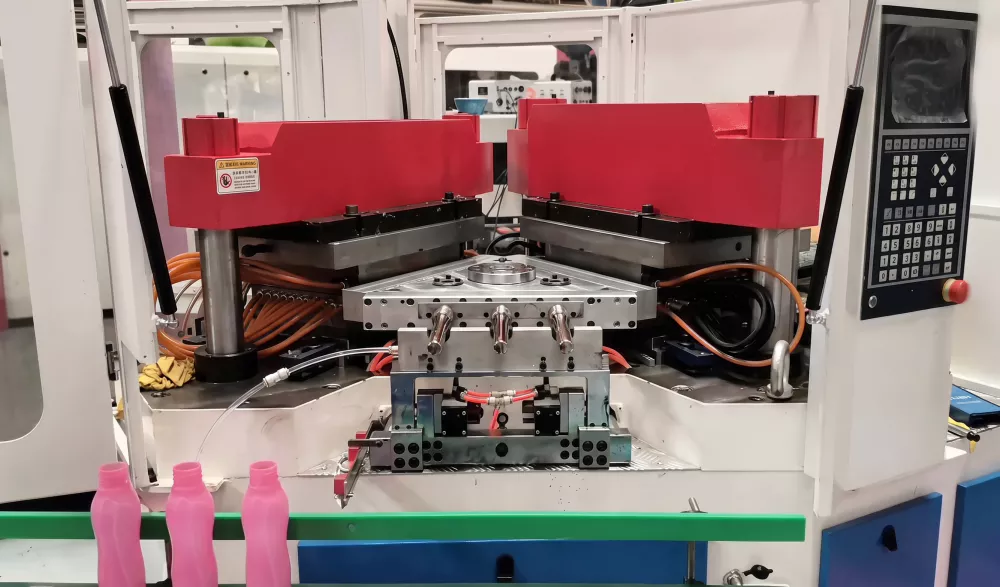 IBM mold change and maintenance procedure on injection blow molding production line