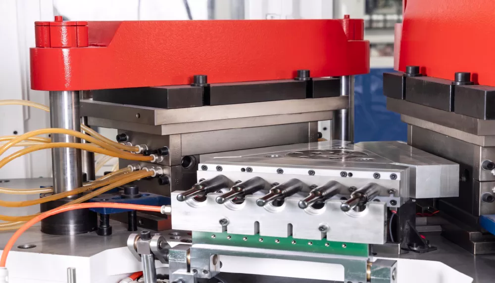 IBM injection blow molding machine versus extrusion blow molding machine technology comparison