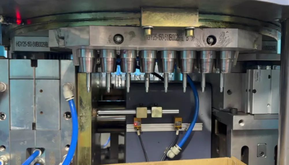 EP-HGY650-V4 large capacity ISBM machine 20L water barrel production
